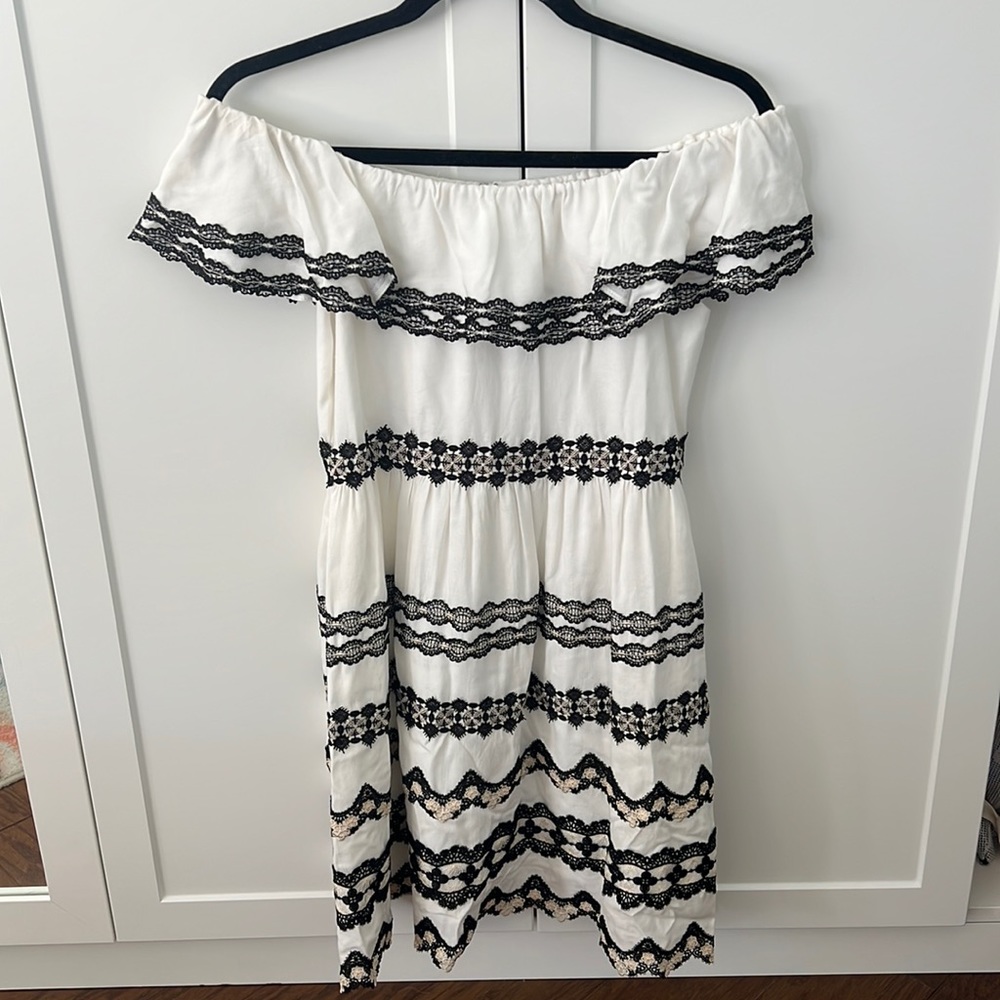 Alice + Olivia Off-shoulder Black/White Dress Size 4